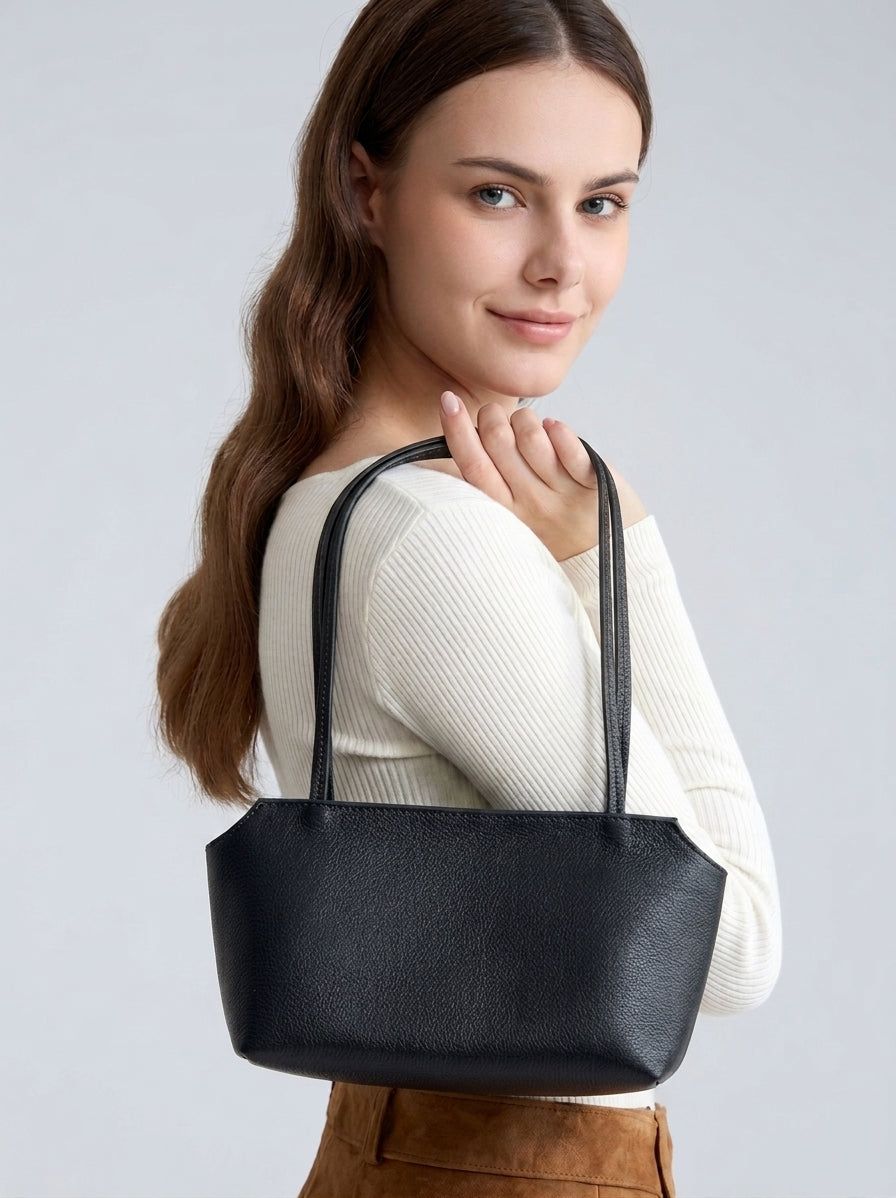Parker E/W  Tote Tote Black  ( 30% Off )